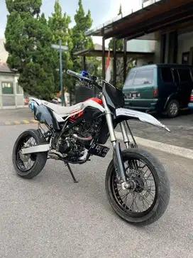 Kawasaki D-tracker 2016 supermoto