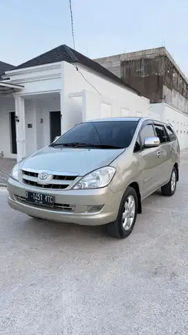 Toyota Kijang Innova 2006 Bensin