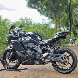 KAWASAKI ZX25R NON ABS 2021 HITAM KM 2K ASLI PAJAK PANJANG SIAP NGEBUT