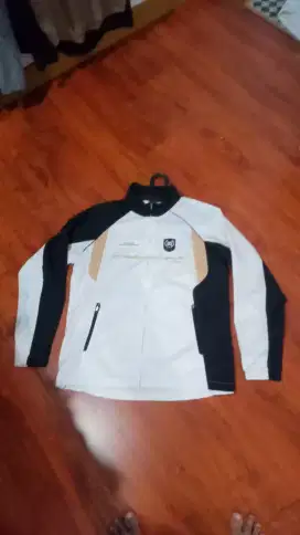 JAKET PARASUT PRELOVE LIKE NEW