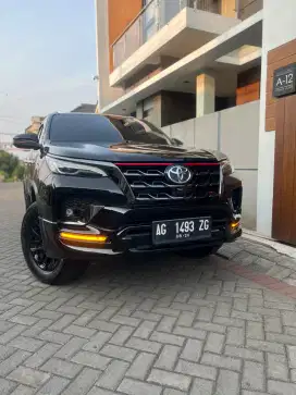 KM 38 RIBU | FORTUNER VRZ 2.4 TRDS 4x2 DIESEL AT SUUPEER