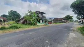 Dekat Bandara Adi Sucipto Tanah Jogja Di Jalan Utama Berbah Sleman