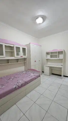 Set kamar Informa.