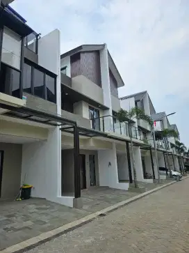 Ready Rumah Terbaik 3 Lantai di Bintaro Jaya