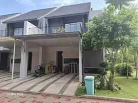 Dijual rumah hook di wisteria cakung jakarta timut