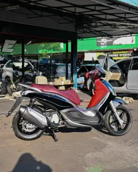 PIAGGIO BEVERLY 350 HITAM LANGSUNG ISI NAMA