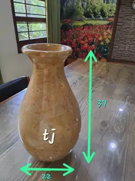 guci dan water dispensee marmer/ onyx tua dijual