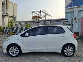 Toyota Yaris E AT 2012