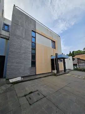 Dijual Gedung Kantor Strategis Dekat Pintu Toll Pisangan Jakarta Timur
