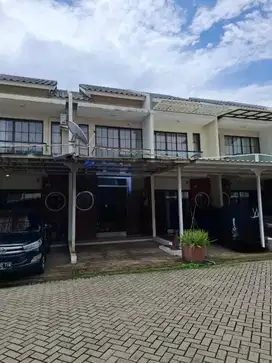 Rumah 2 lantai minimalis di cluster East Asia ,Greenlake