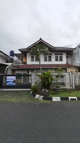 Rumah Besar Di Pulau Putri Moderland Tangerang
