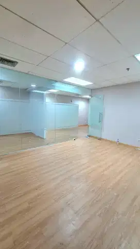 SEWA KANTOR DI JAKARTA SELATAN KUNINGAN 60M2 PARTISI 250K NEGO