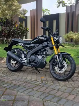 Yamaha XSR 155 VVA thn 2024 Hitam Metalik Odo 1rb Koko Motor