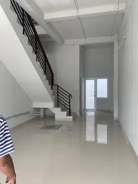 RUKO ESTRELA  2 LANTAI -BANJAR WIJAYA, 85 Jt / Thn , Jalan Utama