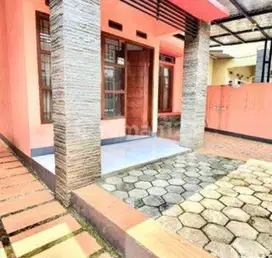 Dijual rumah dipermata buah batu depan kampus telkom