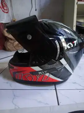 Helm fullface , bekas pemakaian aja