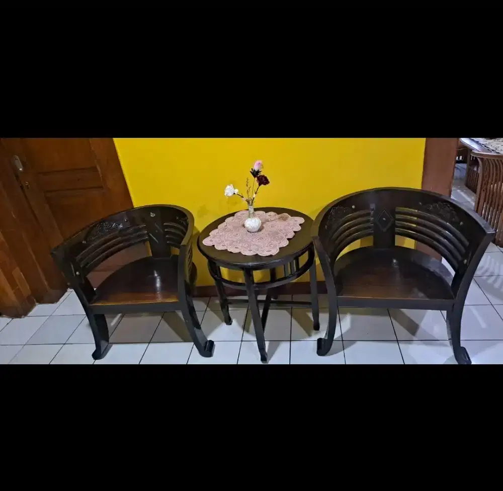 1 set kursi dan meja