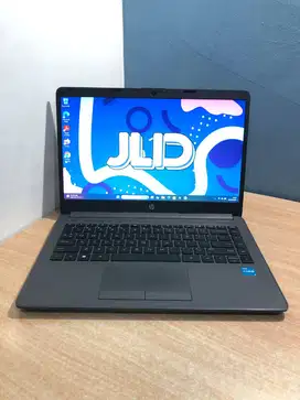 HP 240 G9 INTEL Core i3-1215U RAM : 8 GB SSD : 256 GB