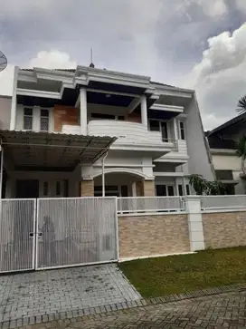 Dijual Rumah Siap Huni di Araya Golf, Blimbing Malang