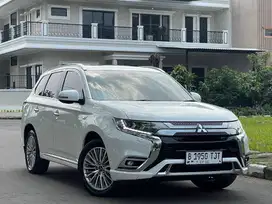 MITSUBISHI OUTLANDER PHEV 2019 PUTIH LIKE NEW ISTIMEWA PJK PANJNG