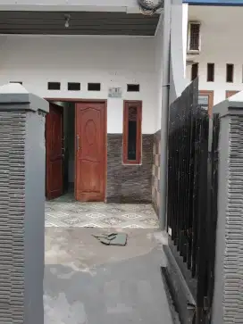 Rumah di kontrakan tahunan