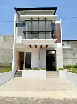 RUMAH VILLA MEWAH LOKASI DEKAT EXIT TOL SAWOJAJAR