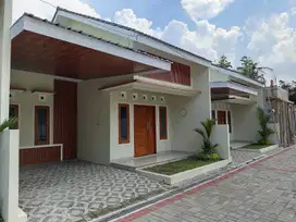 RUMAH CANTIK SIAP HUNI DEKAT JALAN JOGJA SOLO