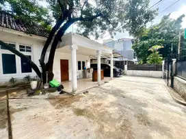 Disewakan Rumah 2 Lantai Di Area Menteng Jakarta Timur