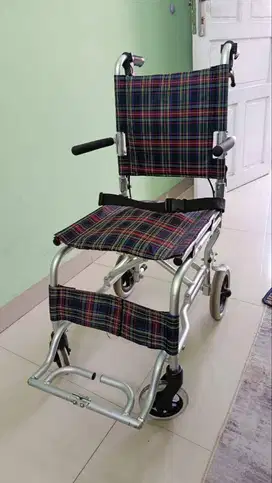 Di jual Kursi Roda Travel Merek GELENA
