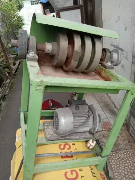 Mesin gerinda poles batu akik
