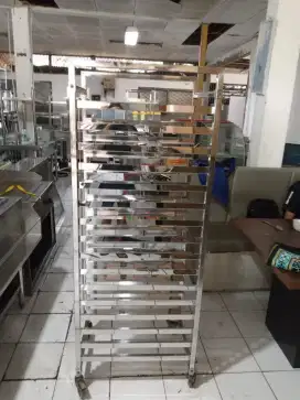 Troly 16 tray ukuran 46x64x165 buat ukuran loyang 40x60