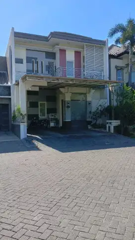 Rumah Royal Residence Cluster Windsor Surabaya
