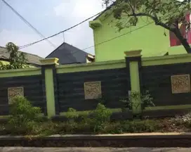 KONTRAKAN PINGGIR JALAN, BEBAS BANJIR, PARKIRAN LUAS