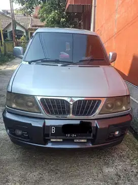 Mitsubishi Kuda Grandia MT 2003