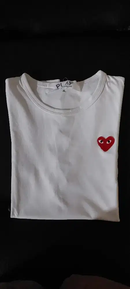Kaos PLAY putih unisex, LD 105 Panjang 68