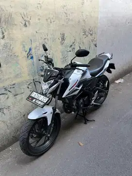 Honda cb150R 2015