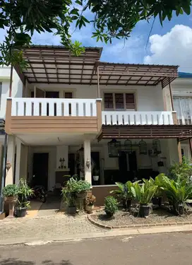 RUMAH 2 LANTAI DI KAWASAN CIBUBUR, SEMI FURNISHED.