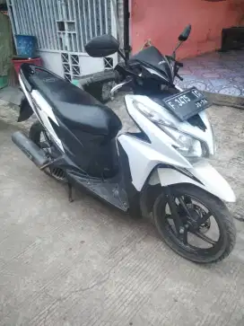 Vario KZR 2014 warna Putih