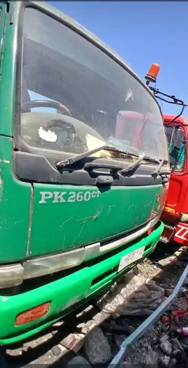 Jual Truck Head Tractor Nissan Euro PKC311 th 2006 + Ekor Trailer