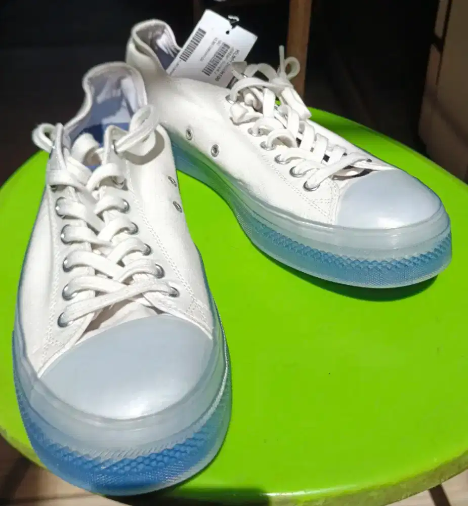 Sepatu santai Hush Puppies
