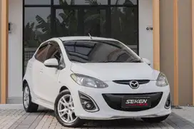 Mazda 2 R 2R 1.5 HB AT Matic 2010 Putih