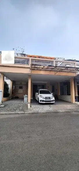 Rumah 2 lantai di Kota Cibubur 2,2M bisa nego.