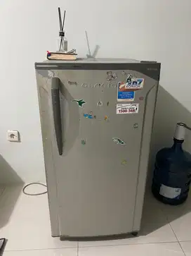 Kulkas toshiba 1 pintu