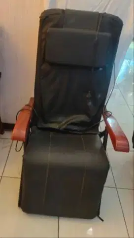 Kursi Pijat Waki