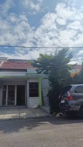 Dijual dan DIsewakan Rumah di Derwati Dekat Sumarecon