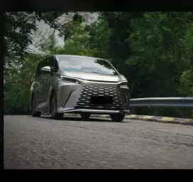 Lexus LM350H 2024 odo 3rb km