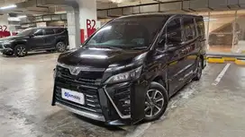 DP Rendah  13JT Toyota Voxy 2.0 Bensin-AT 2019 Hitam