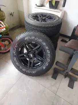 Velg dan ban 235/70/R15