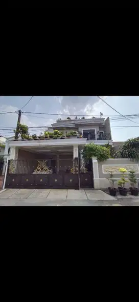 Rumah Cluster Mewah With Swimming Pool