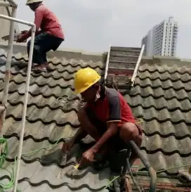 Tukang perbaikan atap rumah